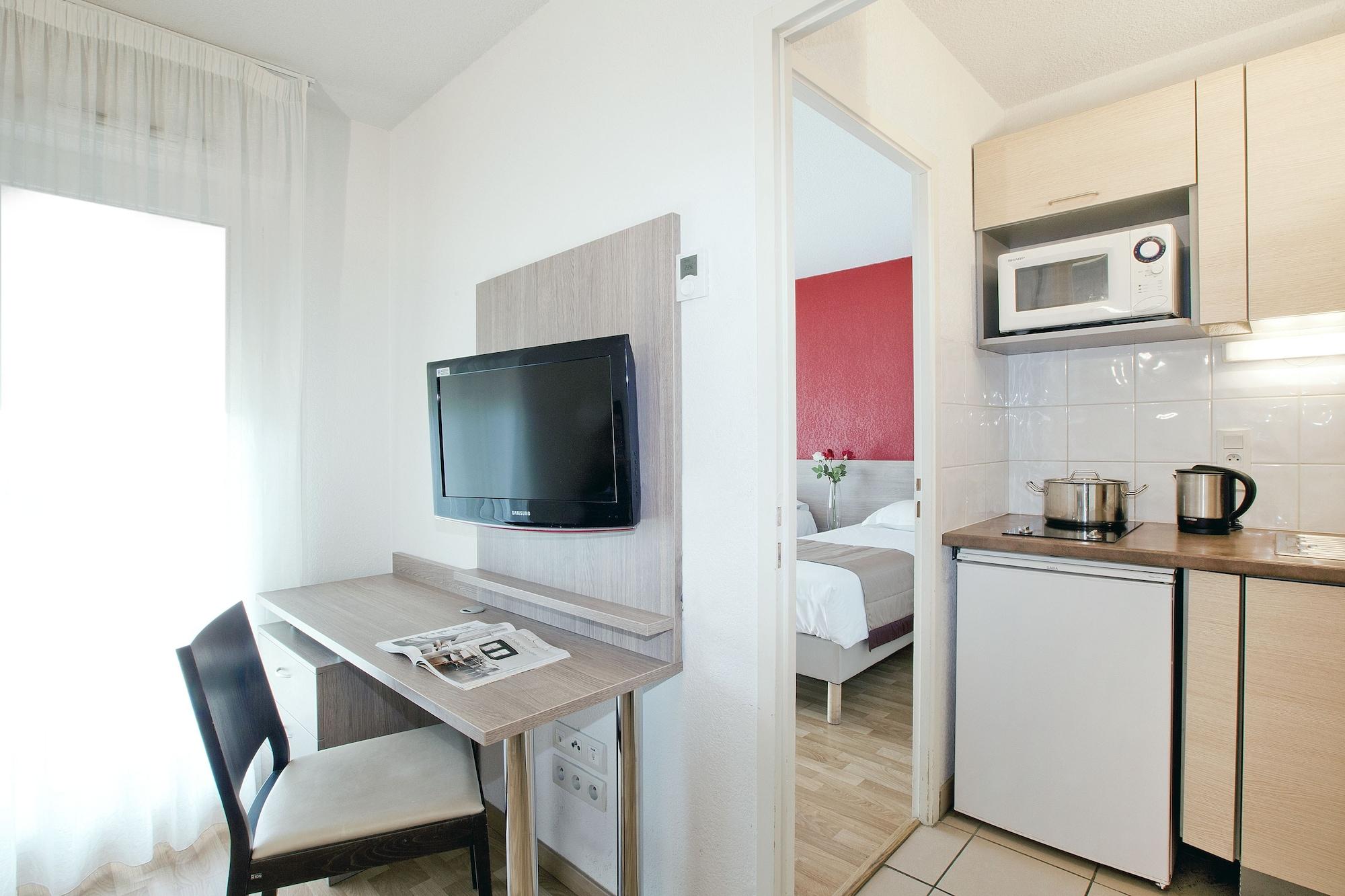 Sejours & Affaires Geneve Gex Les Rives Du Leman Aparthotel Exterior photo