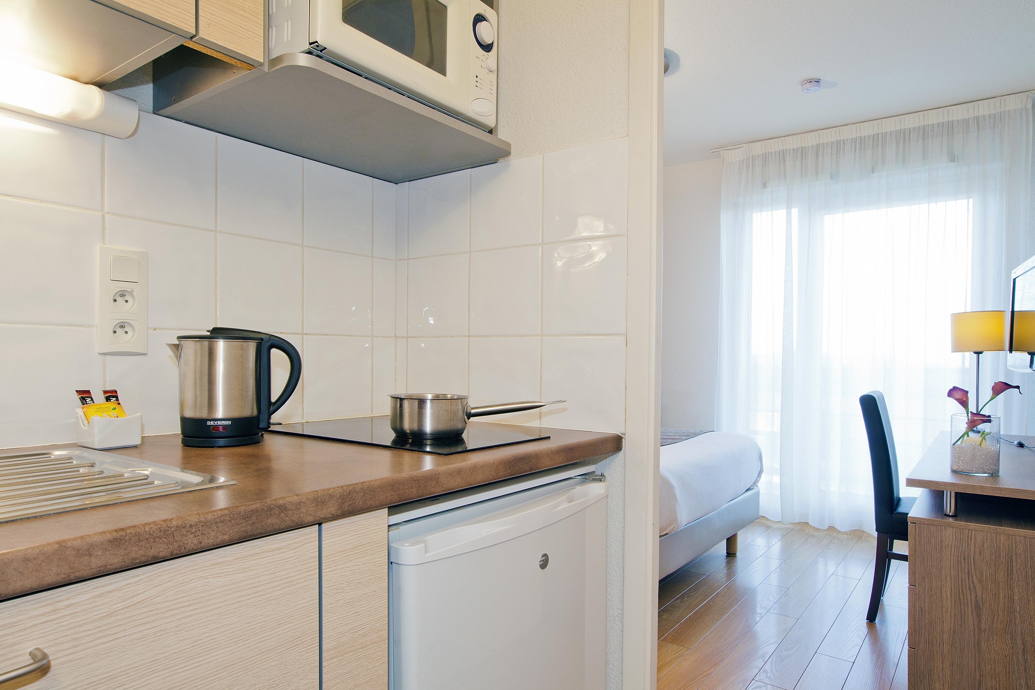 Sejours & Affaires Geneve Gex Les Rives Du Leman Aparthotel Exterior photo