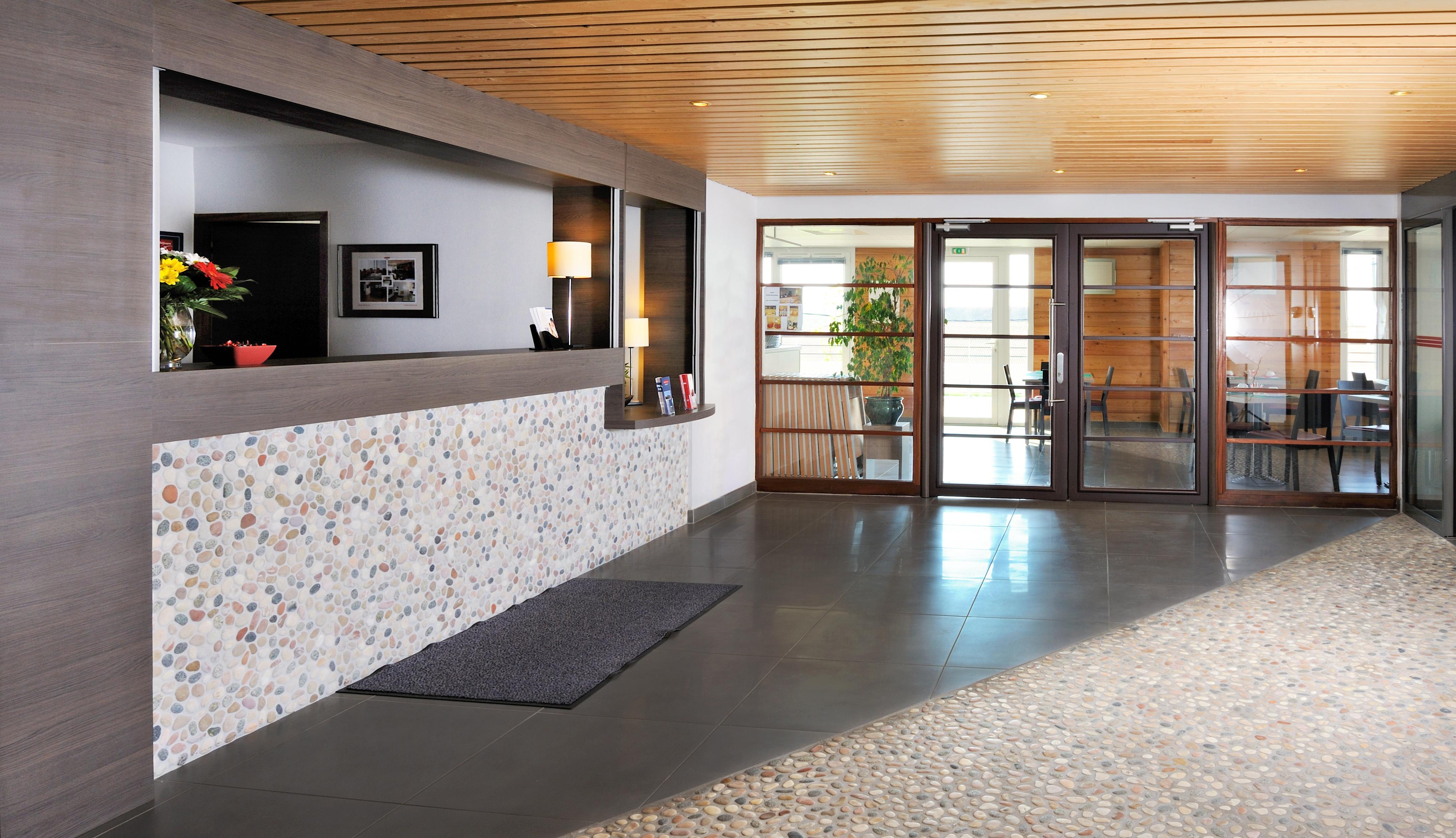 Sejours & Affaires Geneve Gex Les Rives Du Leman Aparthotel Exterior photo