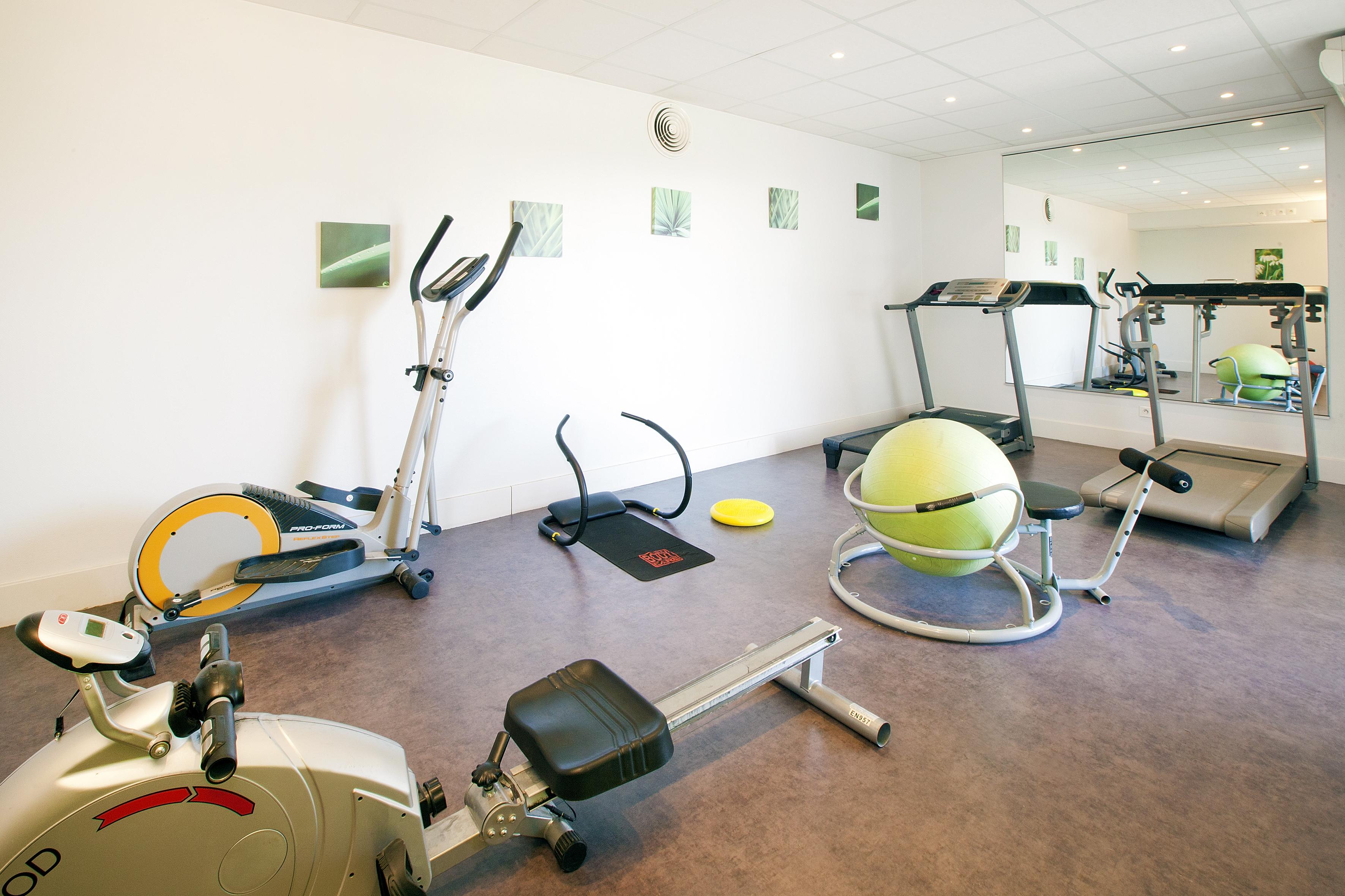 Sejours & Affaires Geneve Gex Les Rives Du Leman Aparthotel Exterior photo