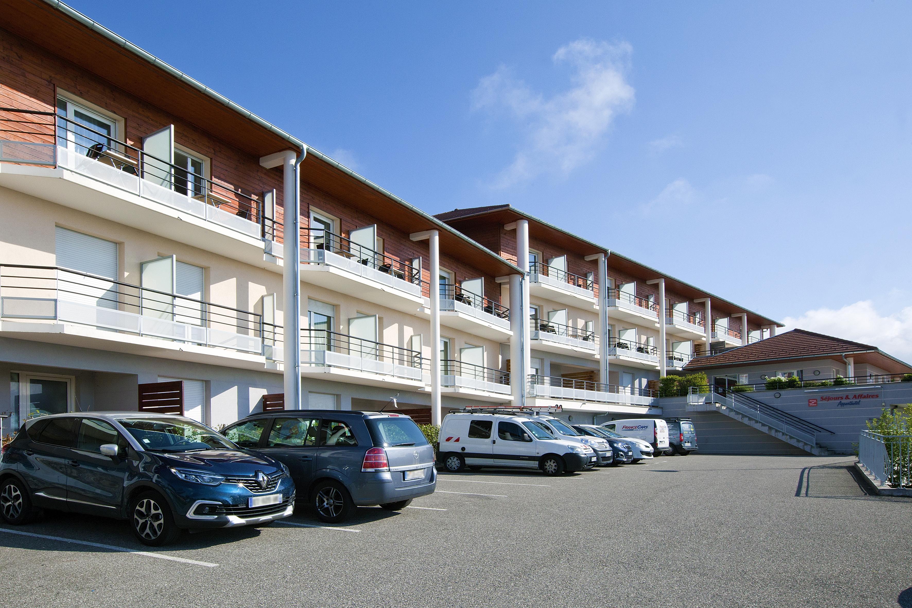 Sejours & Affaires Geneve Gex Les Rives Du Leman Aparthotel Exterior photo