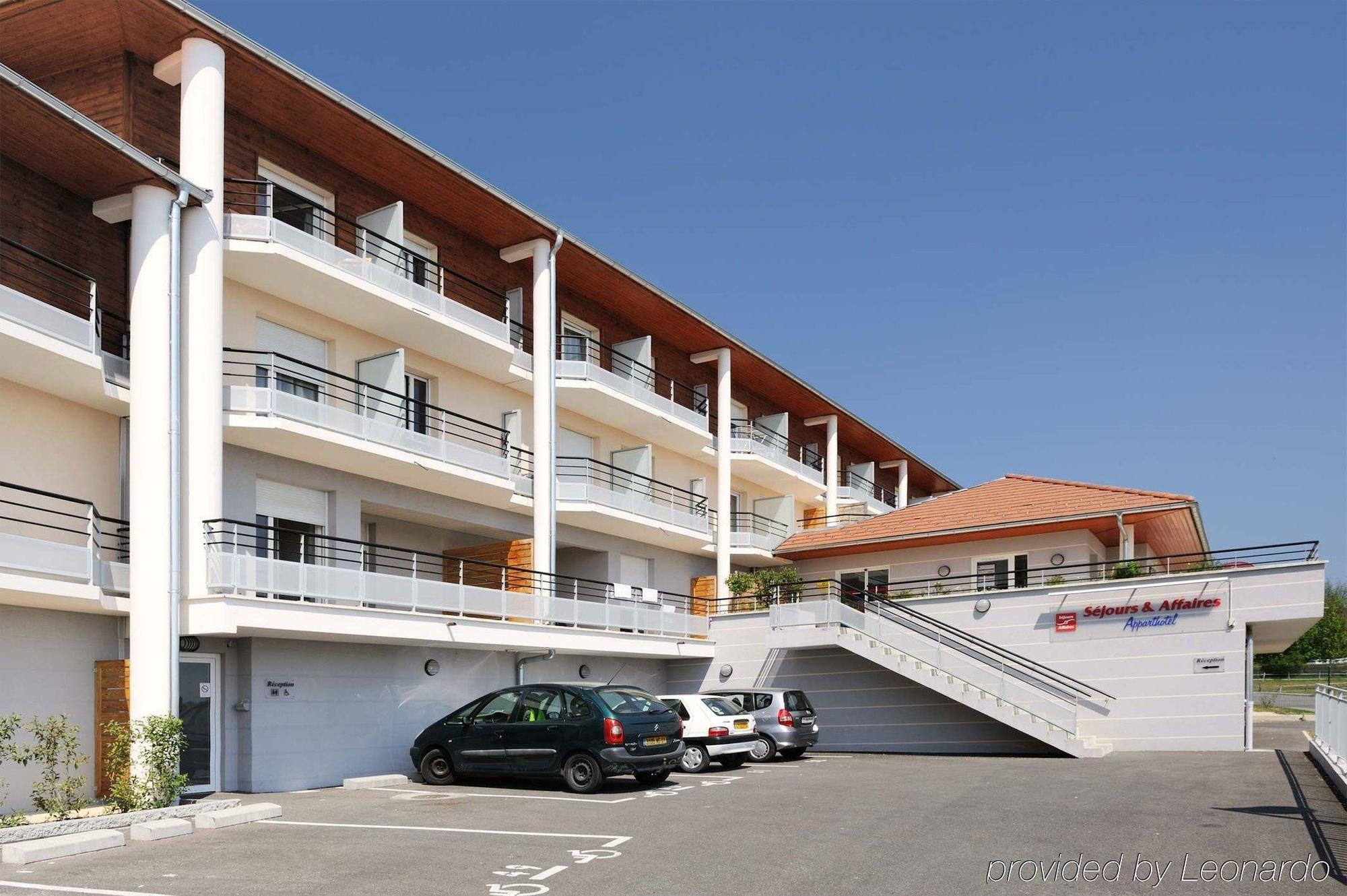 Sejours & Affaires Geneve Gex Les Rives Du Leman Aparthotel Exterior photo
